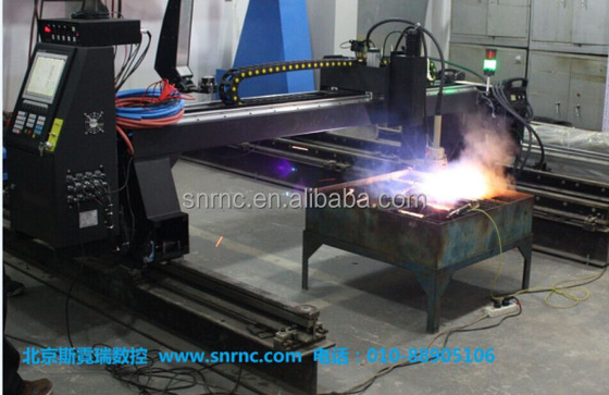 Black Gantry CNC Plasma Flame Cutting Machine Untuk Lembaran Logam
